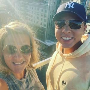 Meet your Posher, Larissa